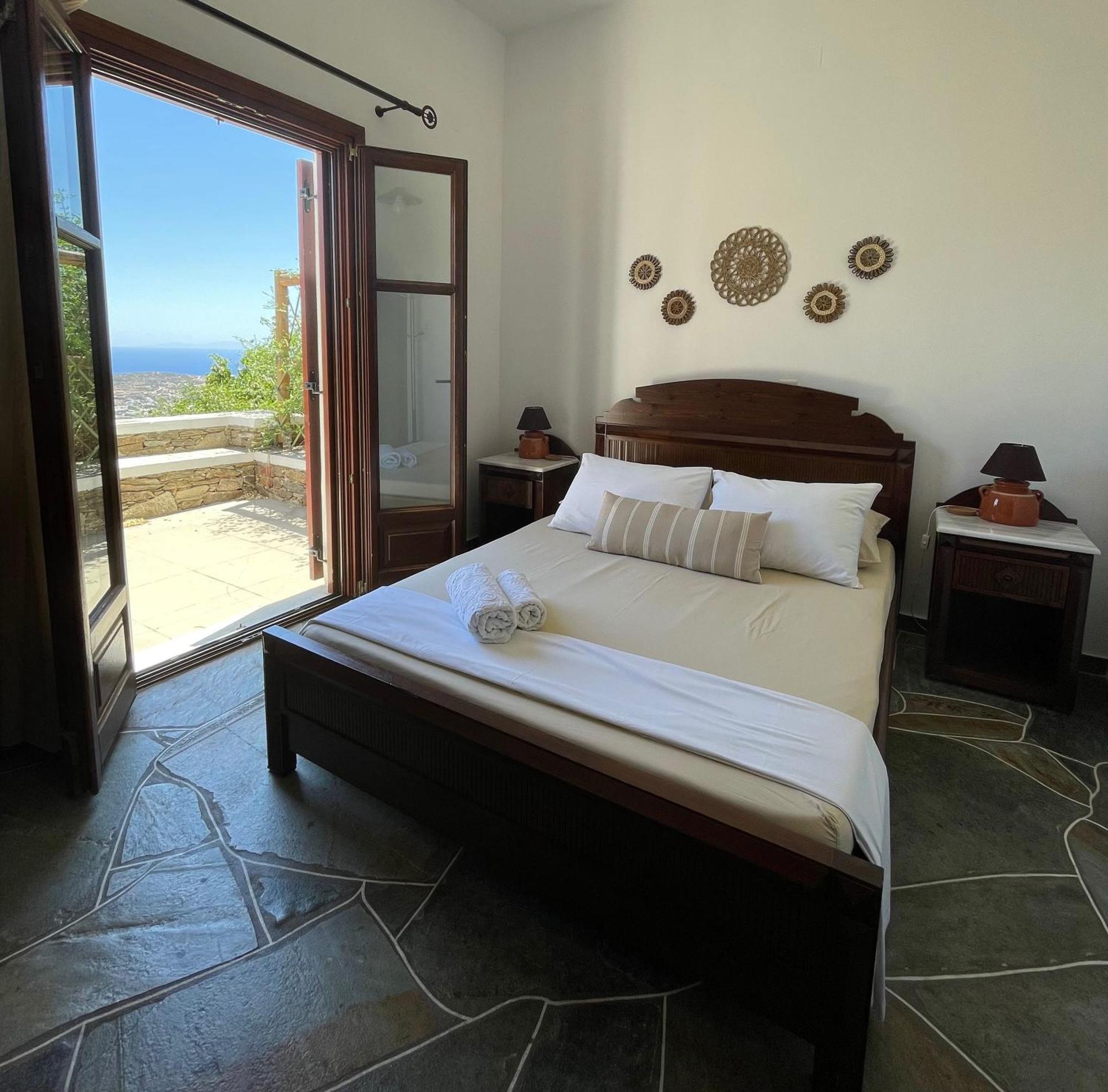 Mirsini In Sifnos